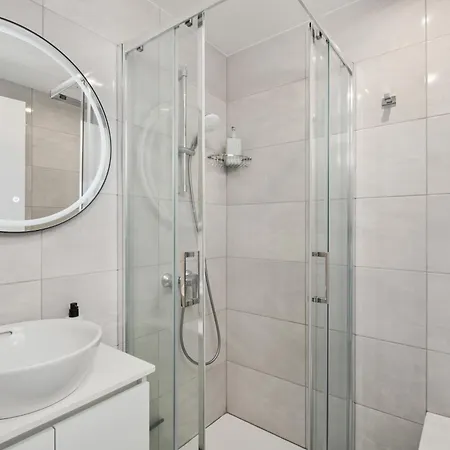 Apartament The Mackenzie Azure 2br Near & Pool Larnaca