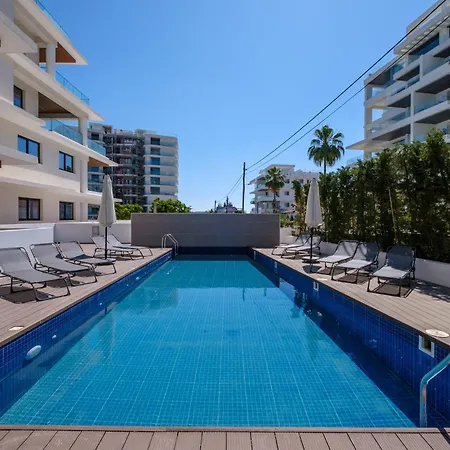 The Mackenzie Azure 2br Near & Pool * Larnaca