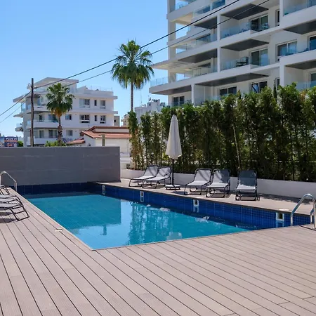 The Mackenzie Azure 2br Near & Pool